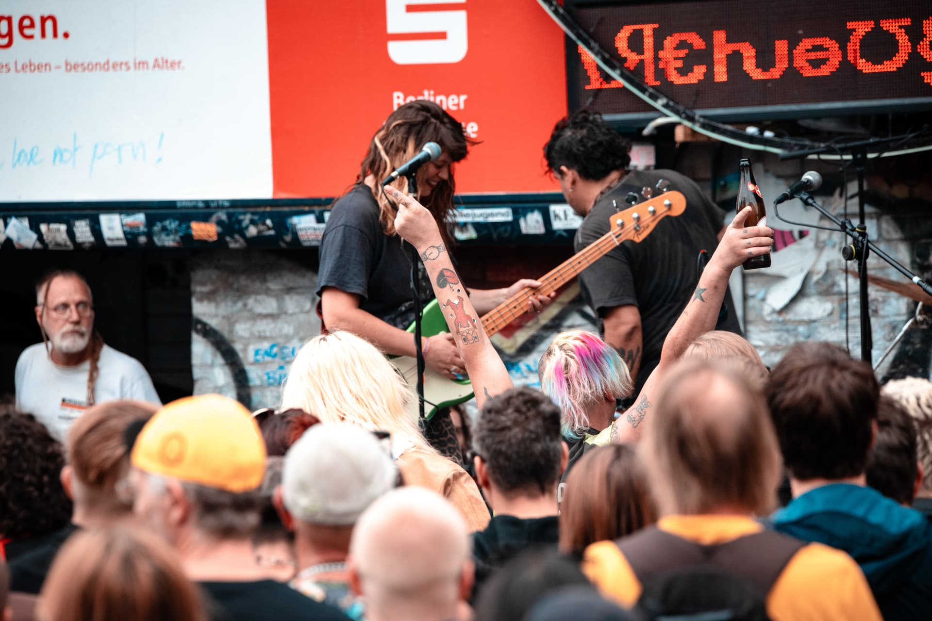 Live-Musikevent in Berlin – Bühne und Publikum
